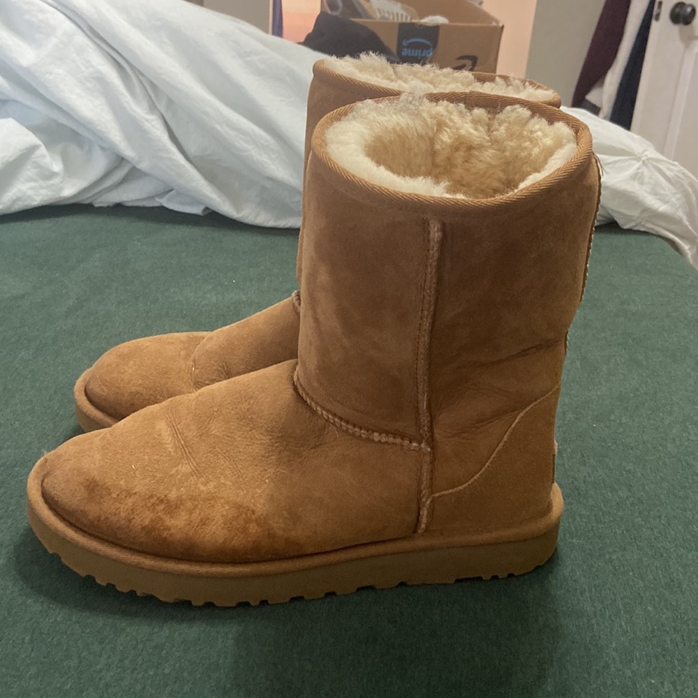 UGG - Picture 3 of 7